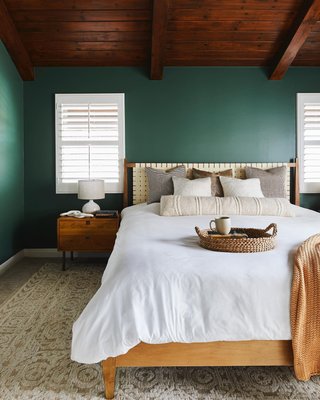 Rio White Leather and Wood Queen Bed - image 11 of 15