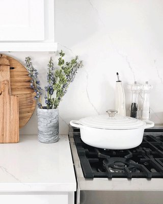 Le Creuset ® Signature 8-Qt. White Enameled Cast Iron Oval Dutch Oven - image 9 of 9