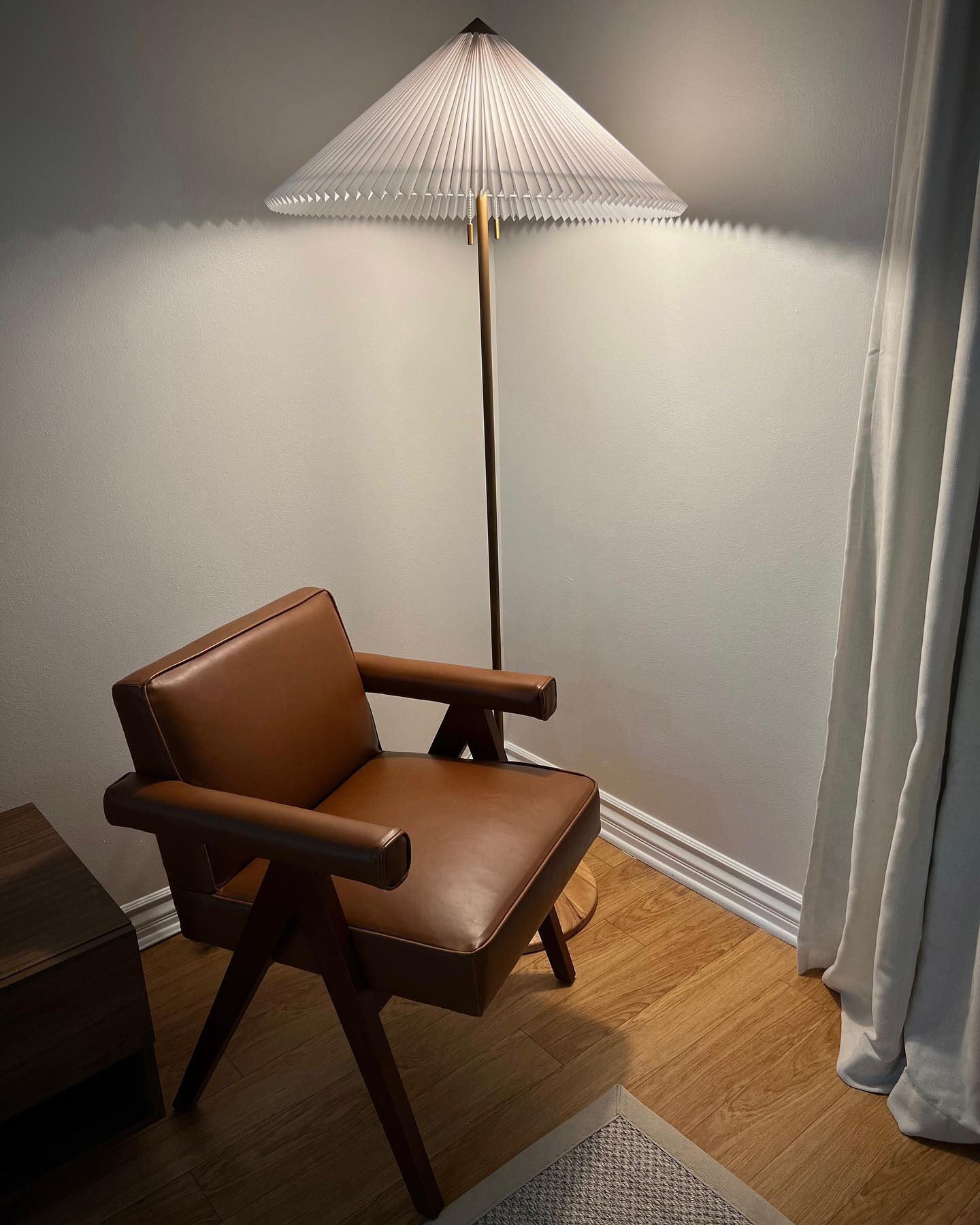 floor lamp fluted shade