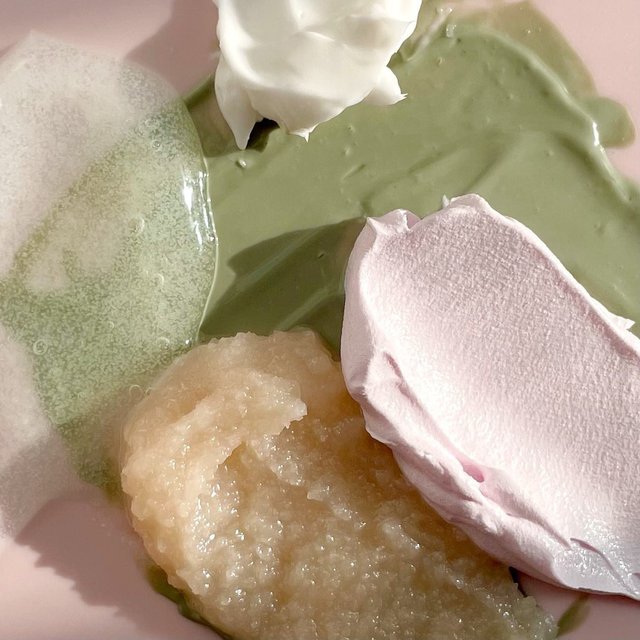 ✨ Happy #texturetuesday ✨

I was feeling creative and very proud of myself for this shot! Texture shots are a messy process phewww 

🥦 bybibeauty Supergreens Purifying Clay Face Mask
🍢 bliss Might Marshmallow Mask
🥛 reflektskincare 1 Daily Exfoliating Cleanser
🌸 goodhabitskin Glow On Enzyme Mask
🍦 thelordjones CBD Acid Mantle Repair Moisturizer

☀️ Hope you’re having a great week !! 

.
.
.
.
#skincare #textureart #skincarecommunity #skincareproducts #skincareaddict #skincarejunkie #skincareblogger #skinstagram #discoverunder5k #cultbeauty #hypebaebeauty #intothegloss #beautybloggers #texturephotography #selfcare #instagood #instadaily #skincarelover #kbeauty #skincareobsessed #reflekt #bybi #bliss #lordjones #goodhabits