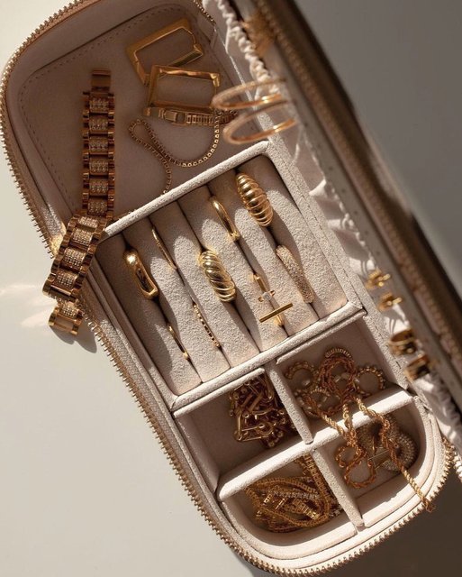 @olivia_duarte showing off her Luv Aj jewelry box essentials 💫 #LuvAjBabe
