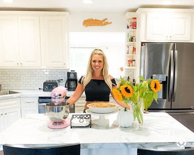 Le Creuset ® Graphite Pie Dish - image 4 of 5