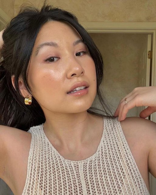 @theemfiles glowing in our Positano Hoops 💫 #LuvAjBabe