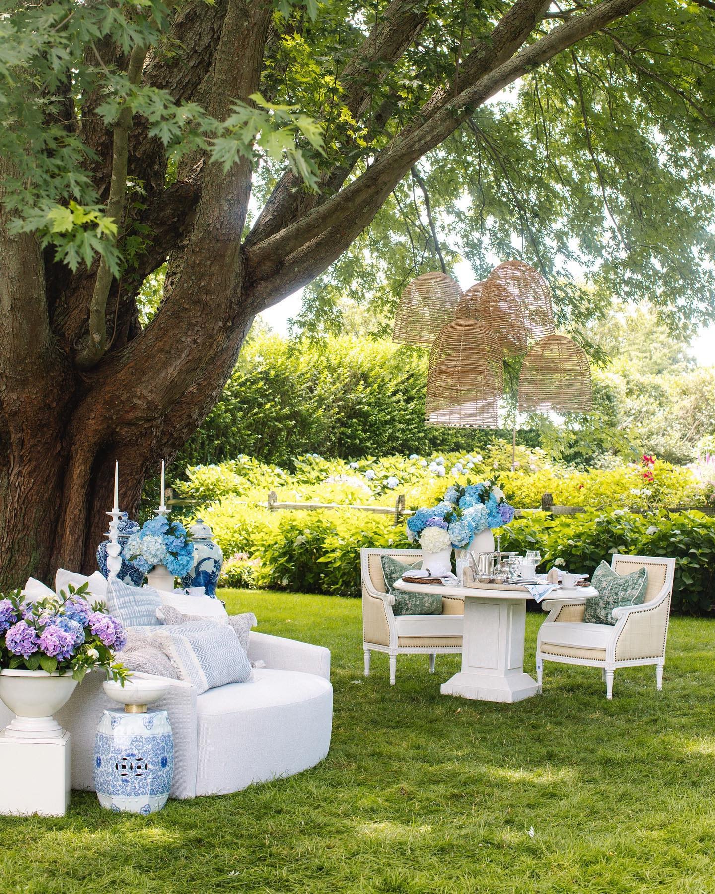 Louis Global Bazaar Blue White Hexagonal Lotus Outdoor Garden