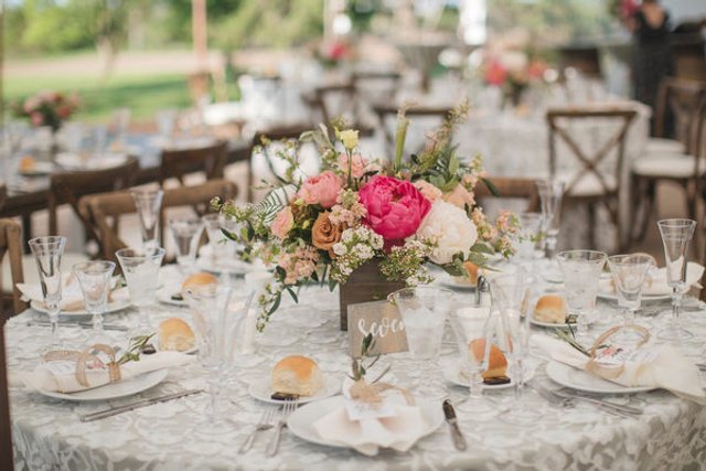 Classic Ivory Napkin - Linen Rentals | Wedding Table Linen, Runners, Chair Covers | BBJ La Tavola