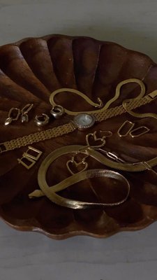 Joelle Pavé Heart Padlock Hoop Earrings in Worn Gold – CANVAS