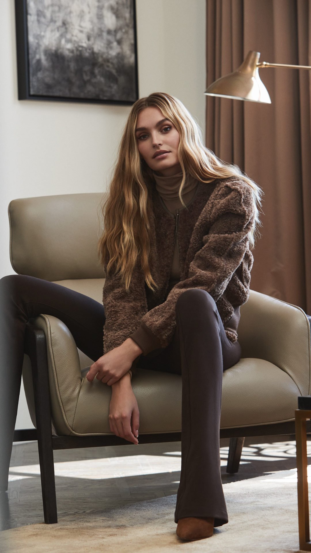 REVOLVE (リボルブ)で、有名デザイナーズブランドの洋服をショッピング