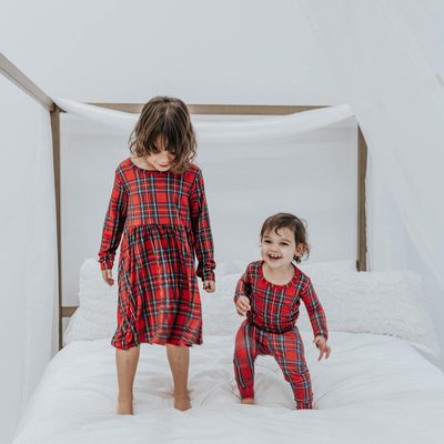 #Ad This the season gerberchildrenswear Softest Edit Collection is perfect for Amora and Hazel to sleep, snuggle and play all day long. Have you seen these holidays prints yet? They're the cutest! This collection for me was love at first touch, no kidding, these pieces are so comfortable and it makes me to want to hug them all day long! Plus it makes that little extra play time transition before bed even smoother. Sizes range from 0-3M to 5T and designs range from sleepwear, to rompers, to dresses! Shop at the link in my bio!  #gcwbaby