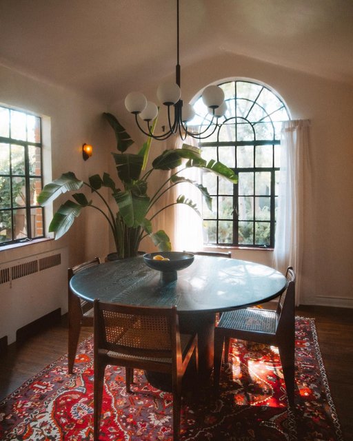Maroko Round Dining Table