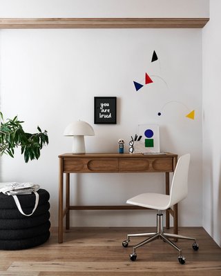 Class Act Elegant Pink & Gold Adjustable Kids Desk Chair - image 9 of 11