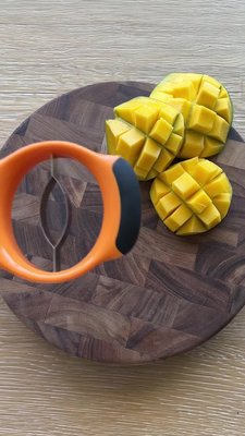 OXO Good Grips Mango Slicer with Scoop