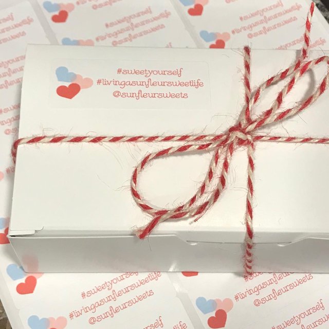 Sunfleur Sweets on Instagram: "Don’t miss out! ?❤️ #sweetyourself #givechocolate #averylabels #getchocolatebombed #allcustomallthetime #heartshapedcocoabombs #sendsweets #icandothat #dmme #livingasunfleursweetlife"