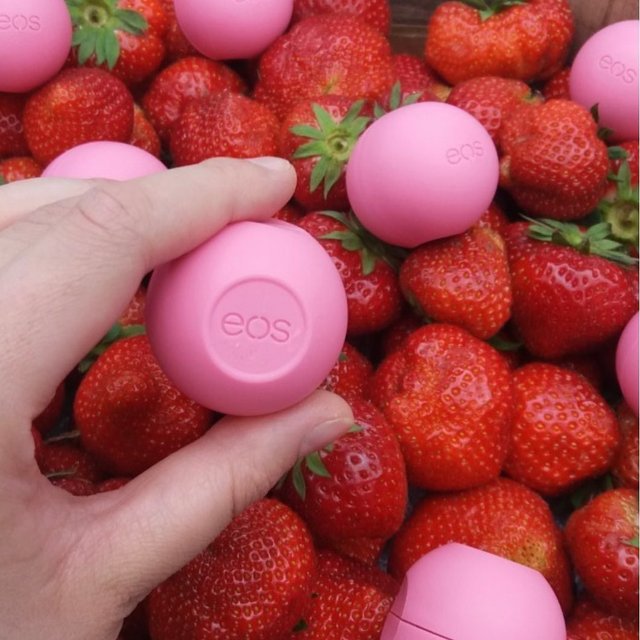 EOS strawberry sorbet lip balm Reviews 2024