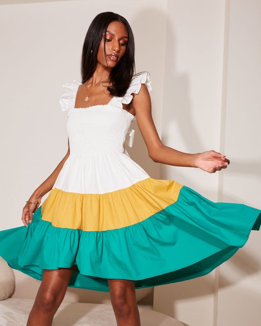 Once you slip into a house dress, you'll never want to take it off 🥰 

🛍️ Shop Color Block Ruffle Dress

#bebebabe #ruffledress #housedresses #springfashion