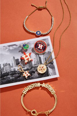 Why are Astros and Yankees wearing gold ribbons and wristbands