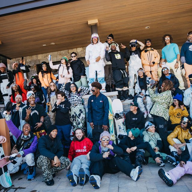 My heart and soul are filled from these few days I got to spend with these amazing people. Truly feeling inspired and full of gratitude.
Thank you to selema and zebpowelll for being amazing hosts and holding space for everyone.
burton burtonsnowboards anonoptics aspensnowmass fattire burtoncultureshifters #burton #cultureshifters
📸 jesselynndawson