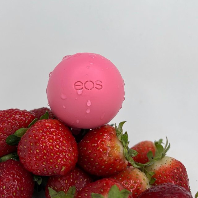 EOS strawberry sorbet lip balm Reviews 2024