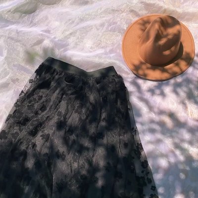 Dive into the cozy vibes🍂🍁 
Head to our bio to shop✨

#sweaterweather #wiw #fall