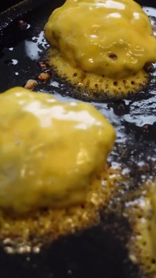 With knorr #tastecombo you can recreate you kids’ favorite combo meal right at home. These cheeseburger sliders are not only simple to make, they’re delicious and less expensive too! Head to KnorrTasteCombos.com for more recipe inspirations. #KnorrPartner