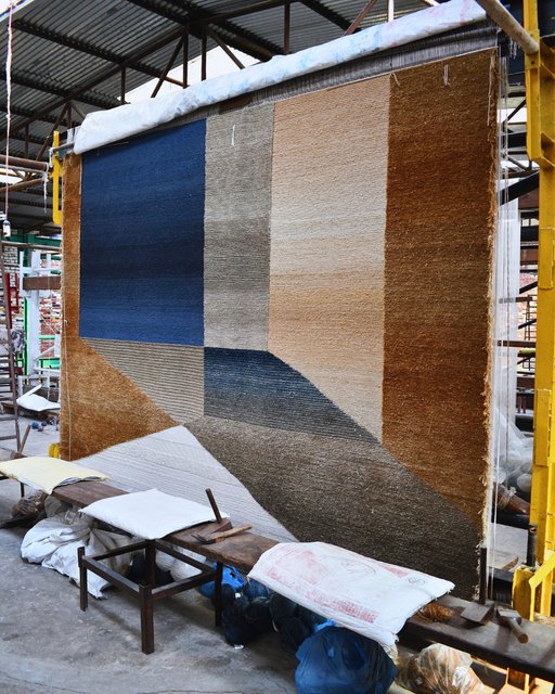 Heirlooms In The Making: A behind the scenes look at the artistry of STARK handcrafted rugs.

Photos by @starkcarpet_stephaniemuller