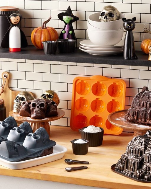 Nordic Ware Haunted House Cake Pan Nordic Ware Haunted Skull