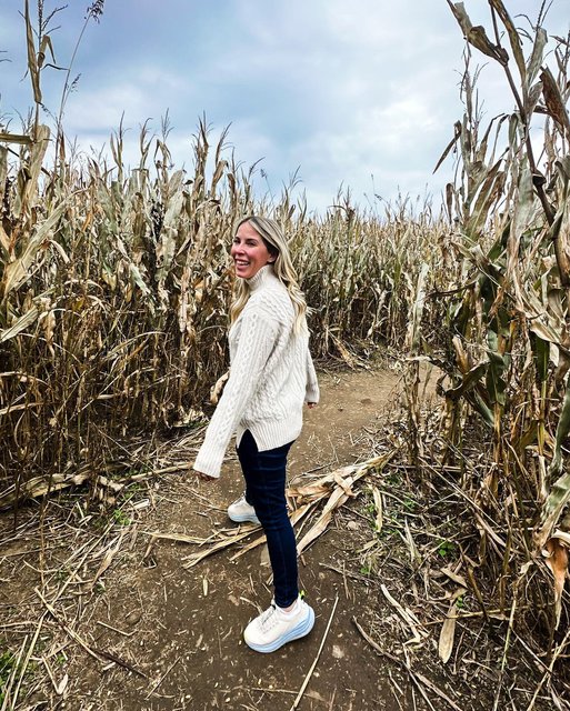 Might be a lil lost {in a corn maze} right now but know there’s a-maize-ing things coming 😉

PS. Comment 🌽 if you make it to the last pic!

.
.
.
.
.
#fallactivities #fallfun #linvillaorchards #phillyblogger #philly #philadelphia #fallfashion #applepicking #cornmaze #mondaymotivation