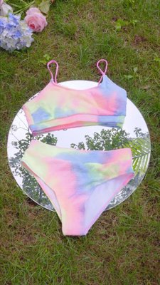 Unicorn colors 🦄 ☁️⁠💕 ⁠
⁠
#bikini #swimwear #pink #style