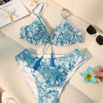 Embrace the sun, sand, and style with this trendy swimwear. 💙🌻
Shop this bikini via the bio link.

#Paisley #Bikini