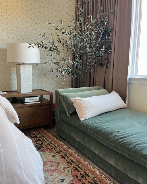 Elvie Chaise, Moss Luxe Velvet