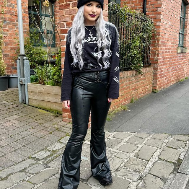 Try to find something that these pants don't go with - we dare you 😈

Psst... it's actually impossible - but if you think you can prove us wrong, go ahead 😤 Tap to shop ✨

Megan is wearing a size M 🖤

@meganalicerose #blackmilk #blackmilkclothing #bmspacepiratehwlaceupflarepants