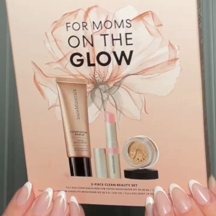 For Moms On The Glow 3-Piece Clean Beauty Set
