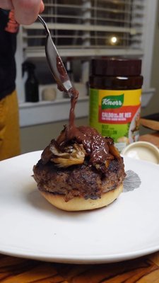 Level up your umami game with this Japanese hambagu inspired burger topped with crispy maitake mushrooms and seasoned with knorr granulated beef bouillon

#knorrpartner #knorrtastecombos #japanesefood #burgers #cookingvideo #food #inspo #explore