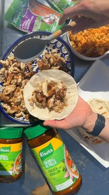 We’re hitting the grill and making Chicken tacos with the 🐐 knorr Chicken Bouillon! #knorrpartner #knorrtastecombos #recipe