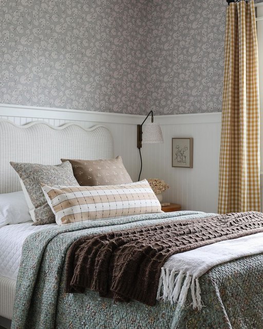 Waveland Ivory and Natural Stripe Upholstered Kids Twin Bed