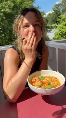 Burst cherry tomato risotto with seared shrimp made easy with knorr #KnorrPartner #knorrtastecombos #risotto #tomato #summerrecipe