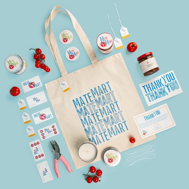 Feeling saucy with this ripe tomato 🍅😄 Everything you see in this photo is an Avery product from the fabric transfer on the tote to the postcards to the hang tags - and they were all printed at home! Business cards (28371) Tags (22848) Postcards (5389) Fabric Transfer (3271) Round labels (22856)