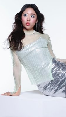 AMUSONS-NOUS AVEC JESSICA 🧜‍♀️ Fan de K-pop? Laissez @jooshica vous montrer comment réaliser un maquillage fantaisiste de sirène. Cliquez sur le lien dans la bio pour découvrir et magasiner!	

LET’S FUN! WITH JESSICA 🧜‍♀️ For the K-Pop fans out there, let @jooshica show you how to master the whimsical mermaid-makeup trend. Click the link in bio to read and shop!