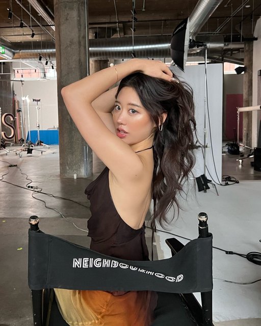 ÉPOPÉE CHIC 💫 À vous de faire tourner les têtes! Laissez @jooshica vous montrer comment créer un look hyper branché et séduisant. Cliquez sur le lien dans la bio pour découvrir et magasiner!	

GET THE GLAM 💫 Dial up the drama and let @jooshica show you how to master an all-out glam look that will turn heads. Click the link in bio to read and shop!