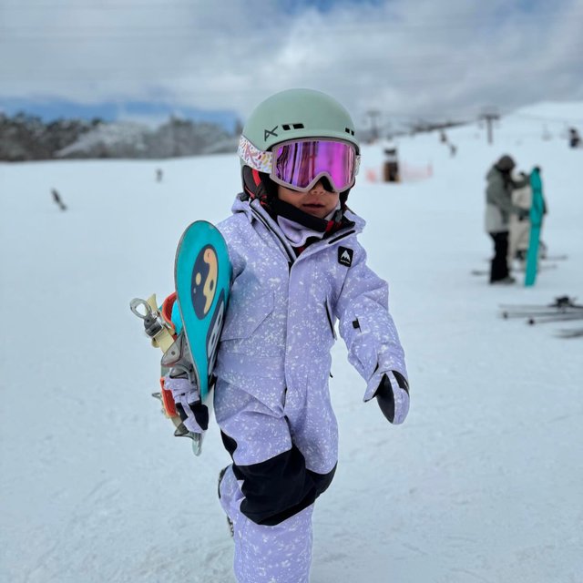 えまお気に入りのパープルのウェア♡
#burton
#burtonjapan
#burtonsnowboards
#スノーボード
#スノーボードキッズ
#3歳
burtonjapan
burton
burtonsnowboards
takasu_snowpark
sidecarsnowsurf
anonopticsjapan