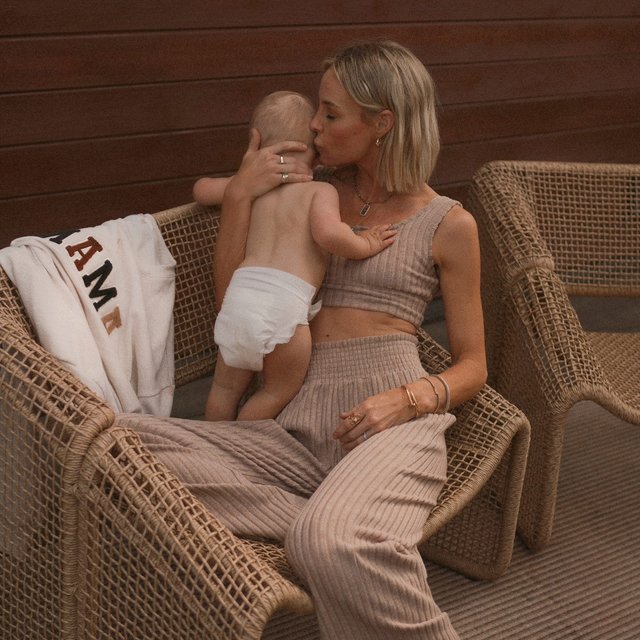 Z SUPPLY Lounge Women's Dawn Smocked Rib Pant, Iced Coffee, Extra Large