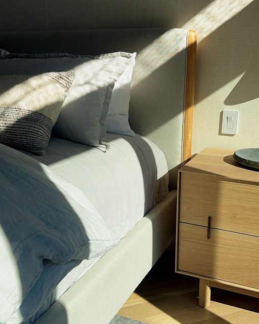 Laurel Bed with Low Footboard