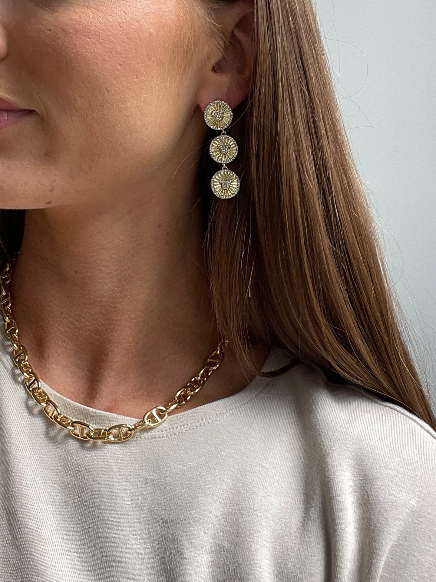【Baublebar】★ピアス★ Mickey Mouse Medallion Drop Earrings Disney Mickey Mouse Drop Earrings - Gold/Pavé – Ends Sunday