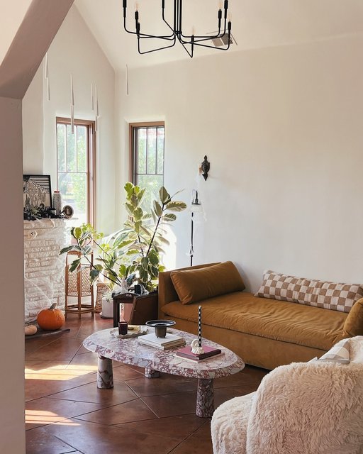 Elvie Chaise, Cognac Velvet