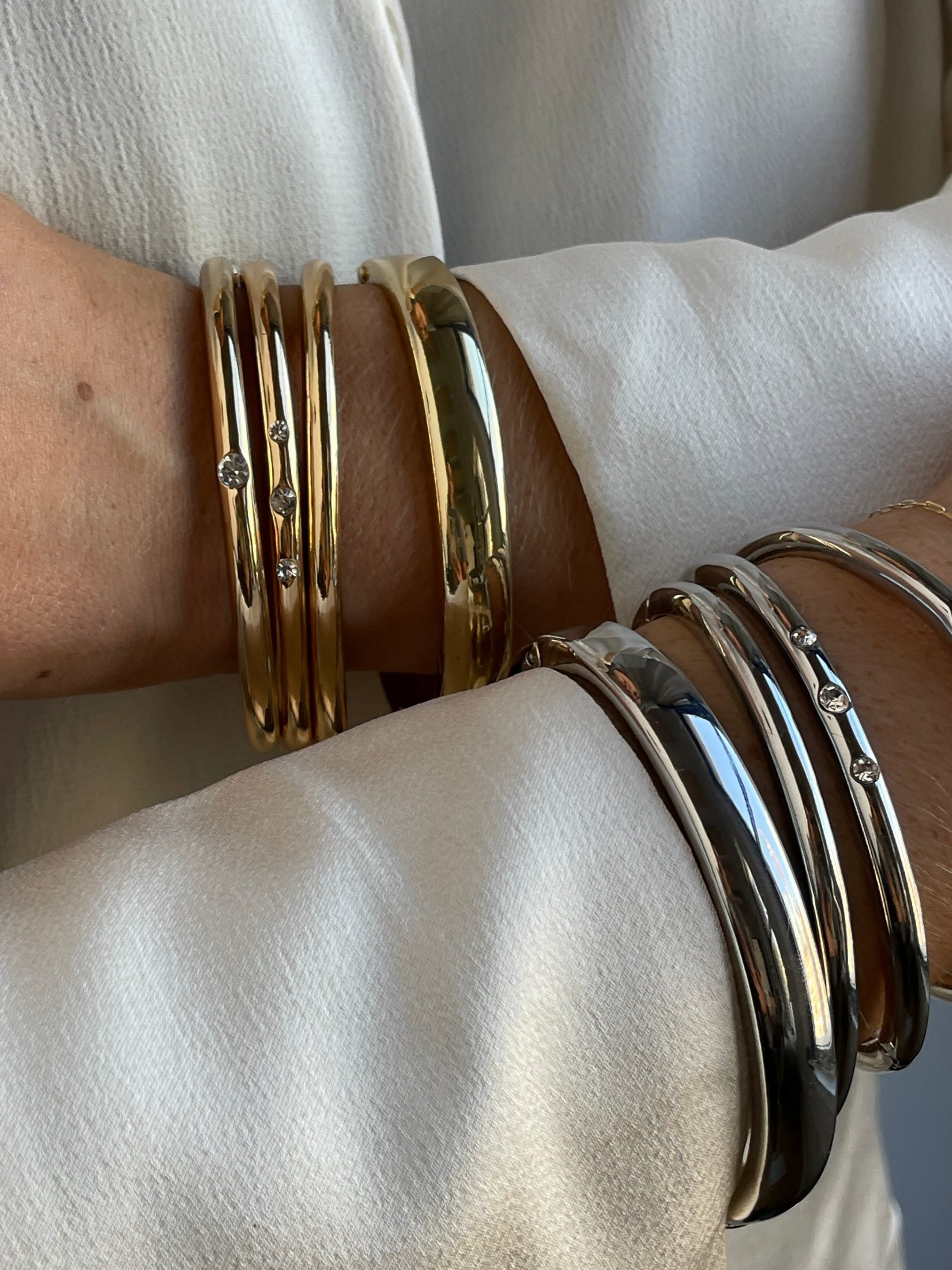 アクセサリー CTHY HERITAGE BANGLE RHODIUM SILVER 925/000 Rhodium Silver Bangle Bracelet With Zirconium Oxides