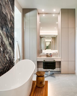 Matrice Green Leather Office Chair - image 8 of 9