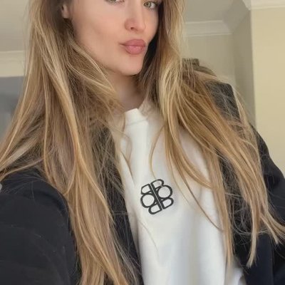 Sweat sets are our love language during the chilly season 😍 Have you added yours to cart yet?
#sweatshirt #lounge #loungewear #sweatpants #cozyvibes #cozyseason