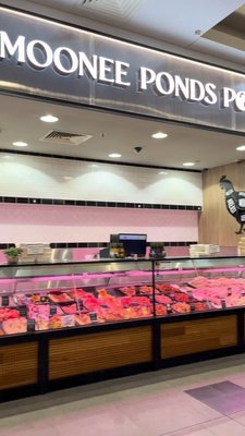 Looking for dinner ideas? Moonee Ponds Poultry has you covered with their great selection of ready to cook chicken and game products 🤤

Also, how good does their new shop look! 

*Prices may vary. Please check in store.