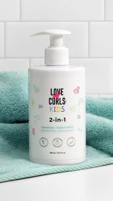We know every second counts when it comes to bath time ⏰ our 2-in-1 Shampoo and Conditioner is here to make wash days fly by 🏃‍♀️

Cleanse & condition in one easy step, with extra slip to detangle as you go 🫧 That's a curly parent WIN!

Link in bio to learn more and shop now 💖 #curlyhair #curlyhairkids