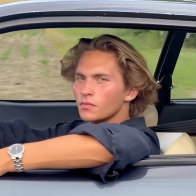 @morganschwarz_ show us how fast you should go check our Summer sale offers. We have up to 40% discount on selected items. 🏎️💨
Be fast or be the last! 👉 Link in the bio. 🔗
#SummerSale #DanielWellington