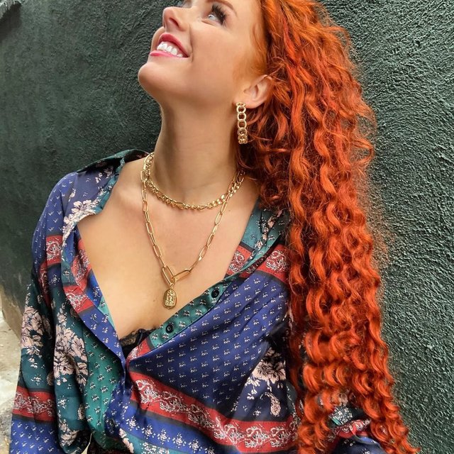 Light Ginger Copper Red Hair Dye Kit | Carrara Crimson 7RC | Madison Reed